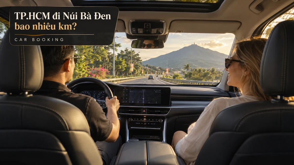 TP.HCM đi Núi Bà Đen bao nhiêu km — ảnh minh họa khoang xe và hành khách trên đường Tây Ninh