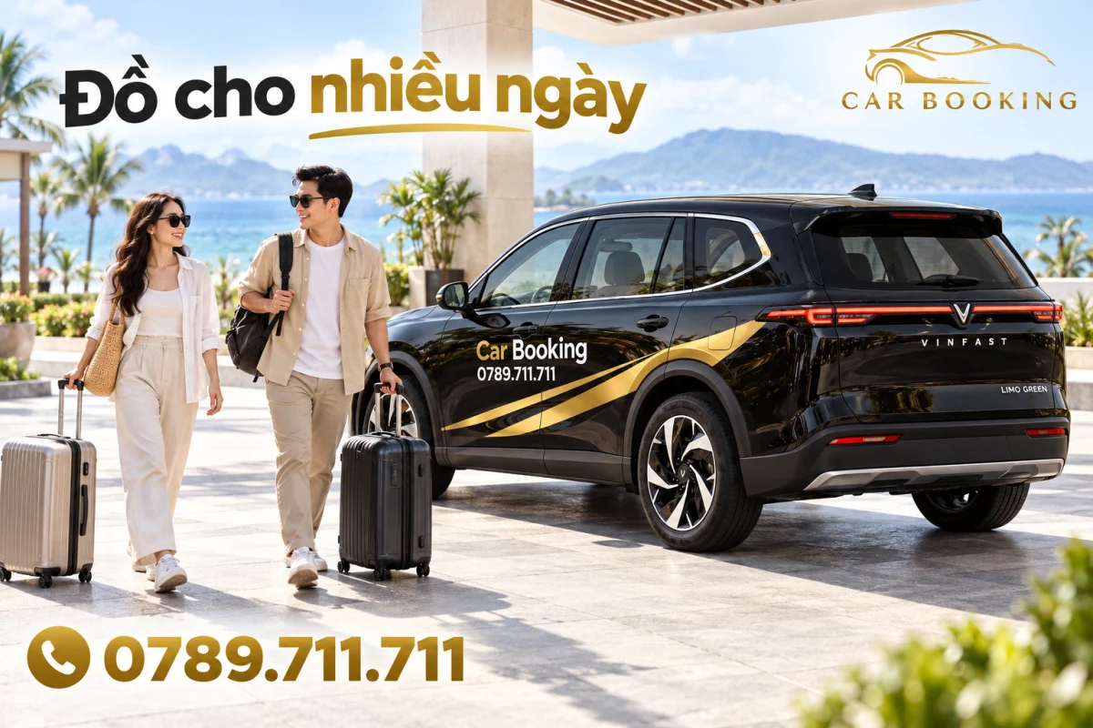 Minh họa VinFast Limo Green đen cùng vali nhiều ngày tại sân đón khách sạn ven biển